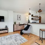 Atmospheric In With Underground Parking By Renters Апартаменты Карпач