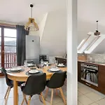 Апартаменты Atmospheric In With Underground Parking By Renters *