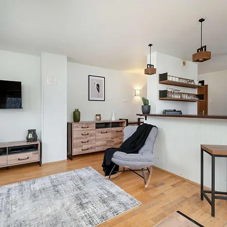 Atmospheric In With Underground Parking By Renters Apartman Karpacz