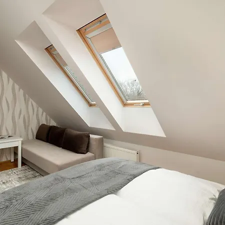 Atmospheric In With Underground Parking By Renters Apartman *