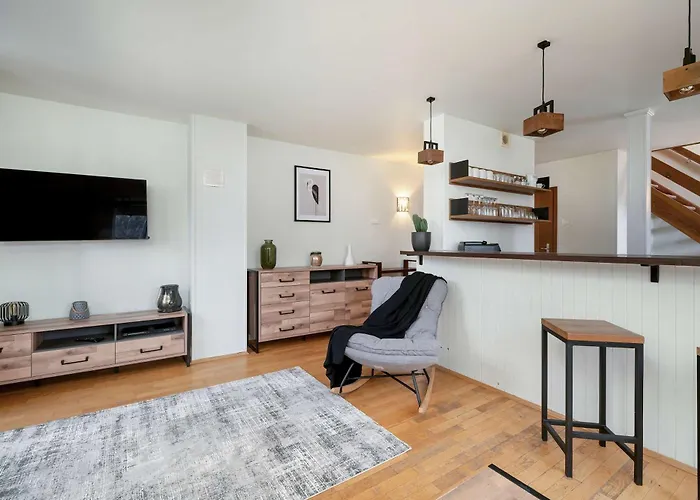 Atmospheric In With Underground Parking By Renters Appartement Karpacz