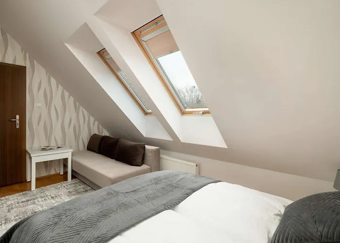 Atmospheric In With Underground Parking By Renters Apartament *