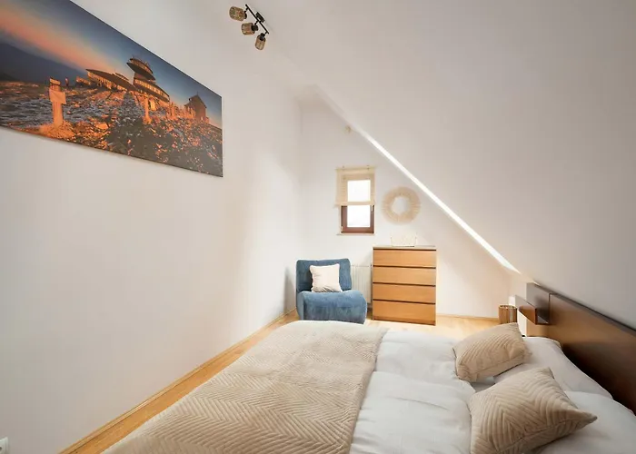 Atmospheric In With Underground Parking By Renters *